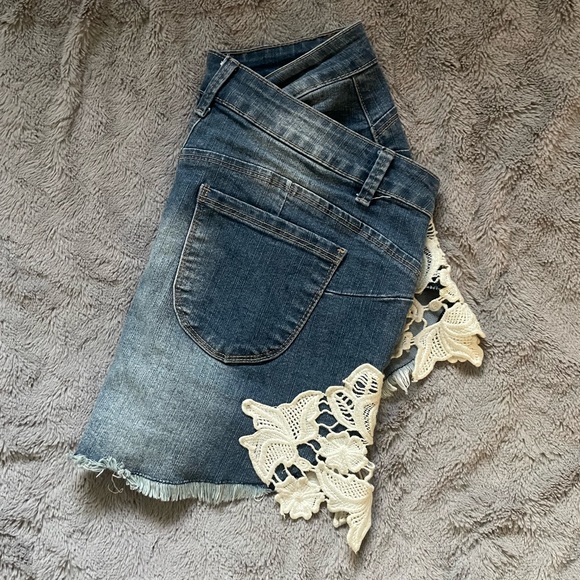 Bluenotes Shorts - Picture 2 of 2